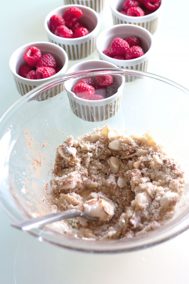 legendary-berry-crumble-recipe-healthy-eating-thesarahjohnson-b